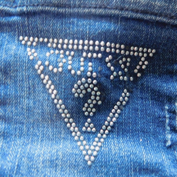 2/10 guess shors - Picture 2 of 3